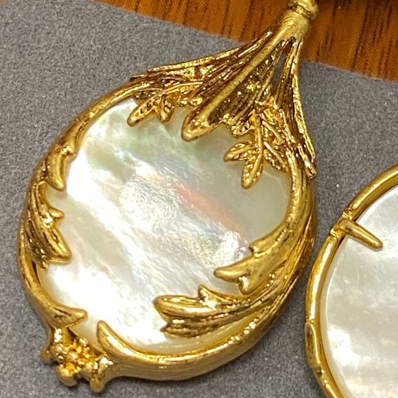 Large Round Shell Slice Victorian Earrings - Picture 4 of 4